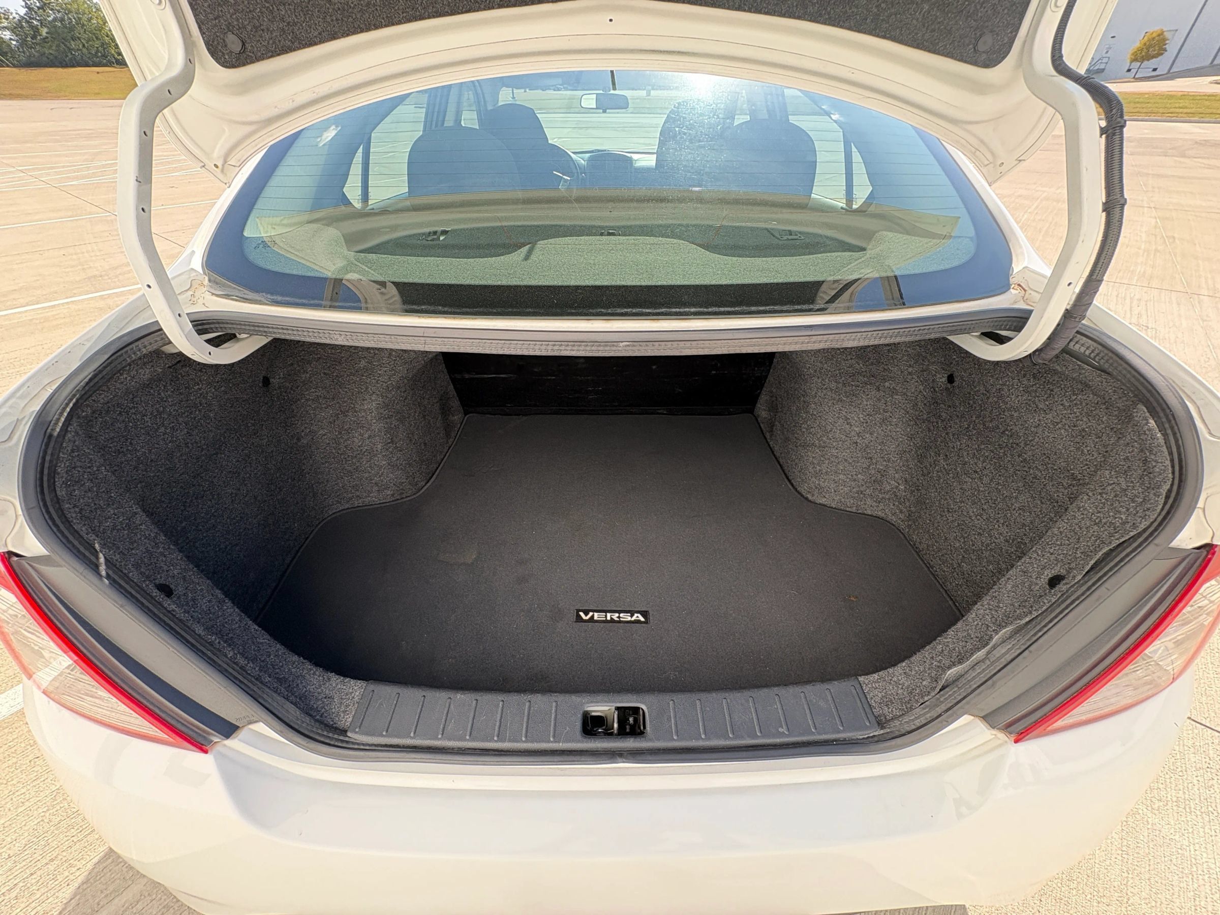 Used 2015 Nissan Versa S Plus FWD image 21