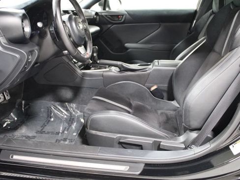 Used 2024 Toyota GR86 Premium RWD image 16
