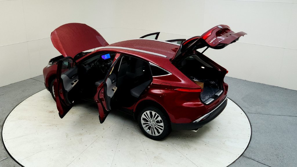 Certified 2024 Toyota Venza XLE AWD/4WD image 19