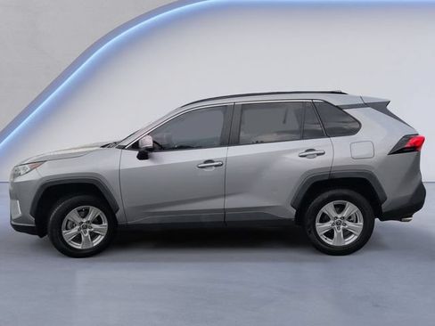 Used 2021 Toyota RAV4 XLE FWD image 10