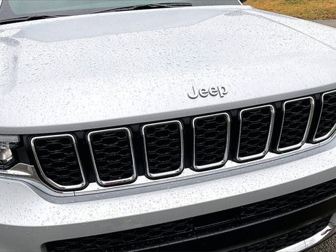 Used 2025 Jeep Grand Cherokee L Laredo w/ Luxury Tech Group I image 31