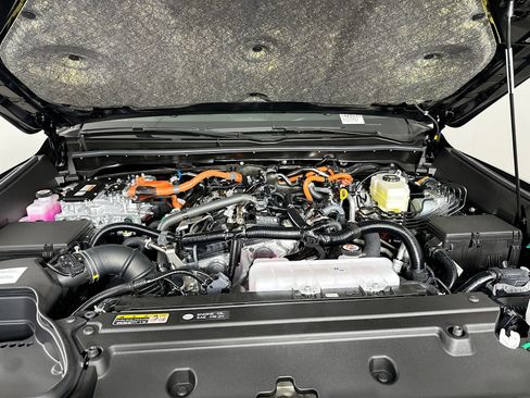 New 2025 Toyota 4Runner TRD Off-Road Premium w/ Tow Technology Package AWD/4WD image 32