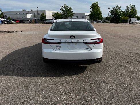 Used 2026 Toyota Camry XLE AWD/4WD image 6