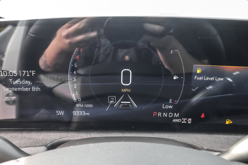 Used 2024 Cadillac XT4 Sport w/ Cold Weather Package AWD/4WD image 24