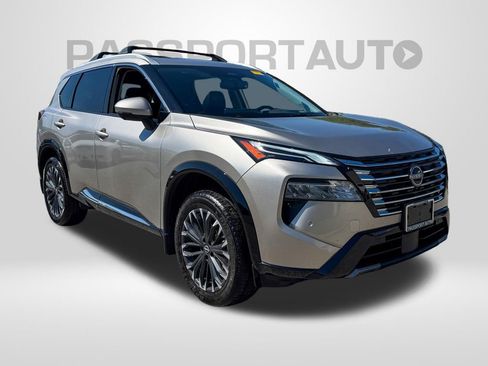 Used 2026 Nissan Rogue Platinum w/ Platinum Premium Package image 2