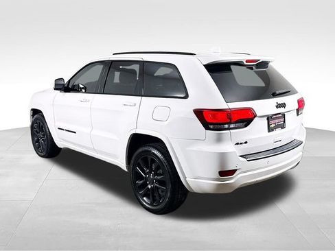 Used 2020 Jeep Grand Cherokee Altitude AWD/4WD image 8
