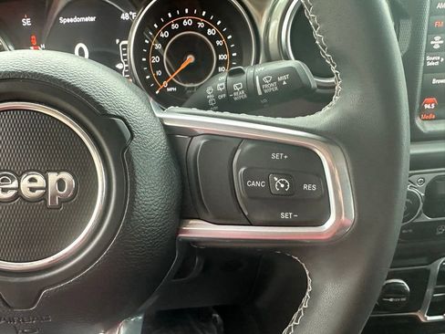 Used 2023 Jeep Wrangler Unlimited Sahara AWD/4WD image 21