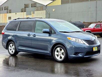 Used 2015 Toyota Sienna LE