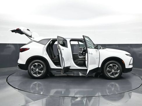 Used 2025 Chevrolet Blazer LT FWD image 48