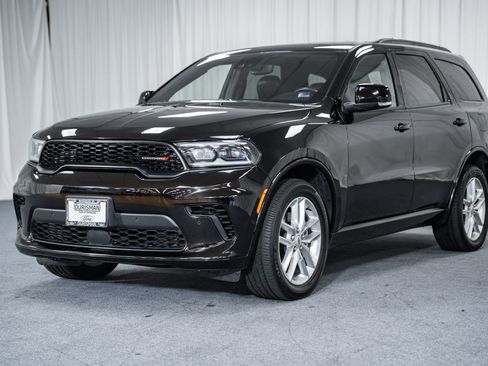 Used 2025 Dodge Durango GT AWD/4WD image 3