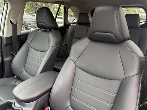 Used 2025 Toyota RAV4 XLE Premium FWD image 12