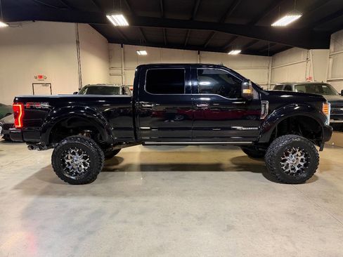 Used 2019 Ford F250 Platinum w/ Platinum Ultimate Package image 8