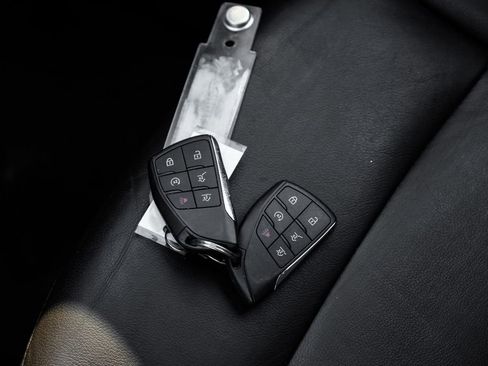 Used 2022 Chevrolet Suburban LT w/ Luxury Package image 60