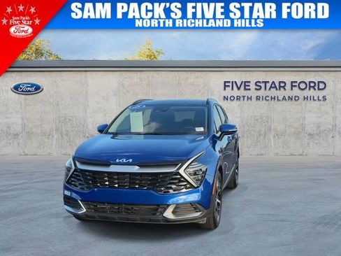 Used 2025 Kia Sportage EX w/ Premium Package image 3