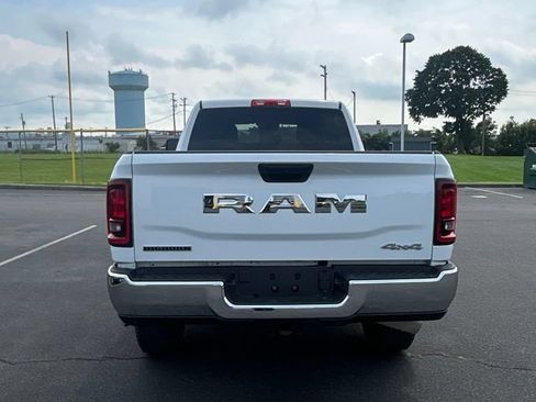Used 2025 RAM 2500 Big Horn AWD/4WD image 5