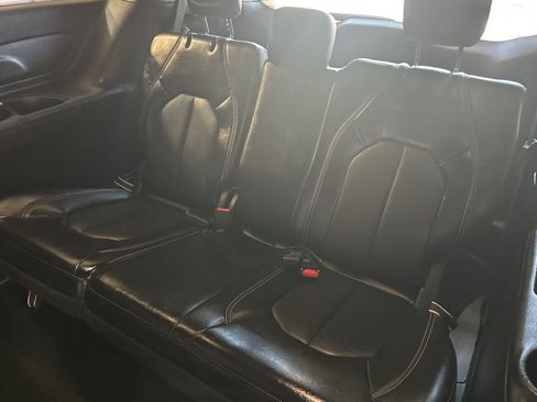 Used 2025 Chrysler Pacifica Select FWD image 17