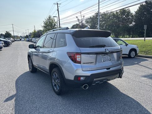 Used 2025 Honda Passport TrailSport image 19