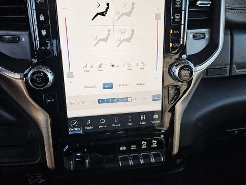 Used 2024 RAM 2500 Laramie image 27