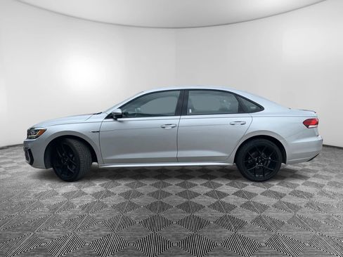 Used 2021 Volkswagen Passat 2.0T R-Line image 9