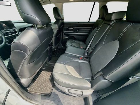 Used 2024 Toyota Grand Highlander AWD image 26