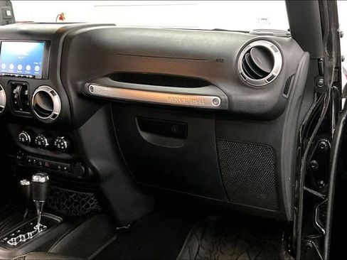 Used 2016 Jeep Wrangler Unlimited Rubicon image 16