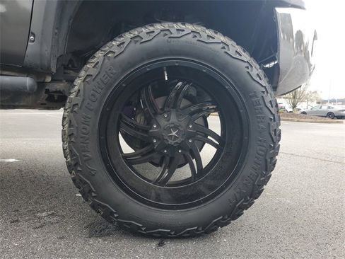 Used 2020 Toyota Tundra SR5 w/ SR5 Upgrade Package image 7