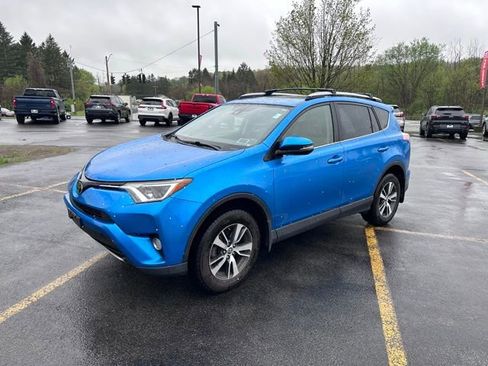 Used 2017 Toyota RAV4 XLE AWD/4WD image 7