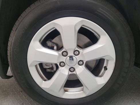 Used 2018 Jeep Compass Latitude FWD image 31