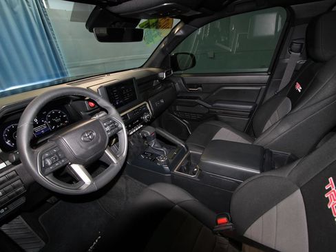 Used 2025 Toyota Tacoma TRD Off-Road AWD/4WD image 2