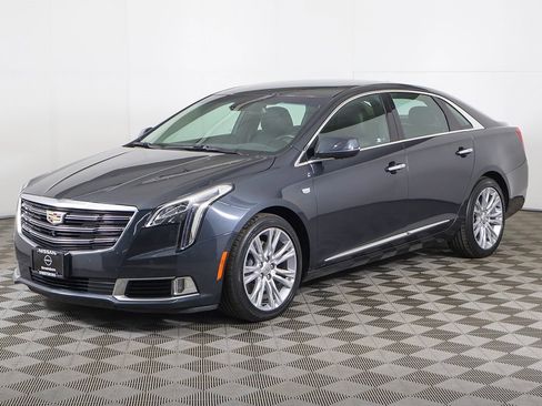 Used 2018 Cadillac XTS Luxury w/ Driver Awareness Package image 11