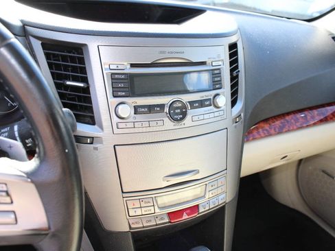 Used 2011 Subaru Outback 3.6R Limited w/ PWR Moonroof Pkg image 15