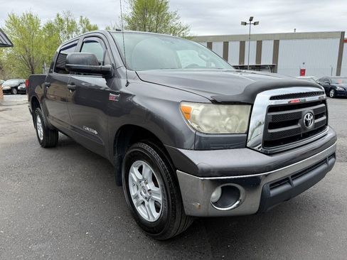 Used 2011 Toyota Tundra 4x4 CrewMax w/ SR5 Pkg image 3