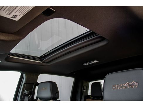 Used 2024 Chevrolet Silverado 2500 High Country w/ High Country Premium Package image 26