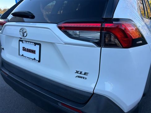 Used 2021 Toyota RAV4 XLE image 20