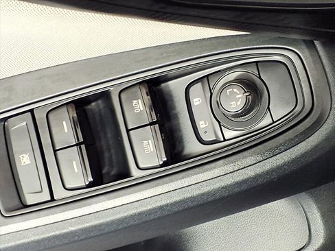 Used 2020 Subaru Impreza 2.0i image 16