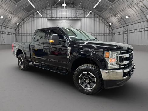 Used 2020 Ford F250 XLT w/ Snow Plow Prep Package AWD/4WD image 8