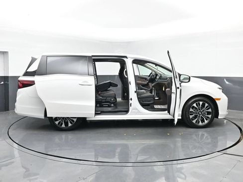 Used 2025 Honda Odyssey Elite image 41