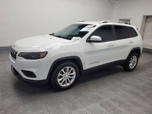 Used 2020 Jeep Cherokee Latitude FWD image 2