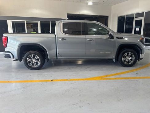 Used 2025 GMC Sierra 1500 SLT AWD/4WD image 8