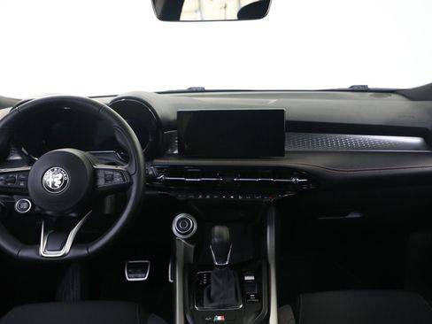 Used 2025 Alfa Romeo Tonale image 19