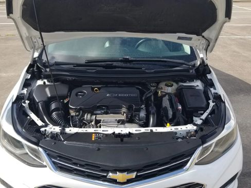 Used 2017 Chevrolet Cruze Premier FWD image 18