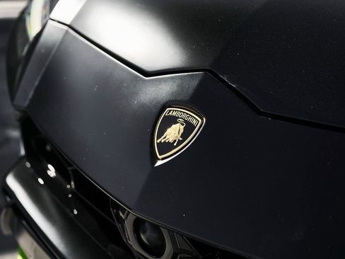 Used 2022 Lamborghini Urus AWD/4WD image 7