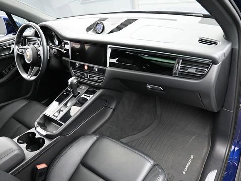 Certified 2023 Porsche Macan S AWD/4WD image 32