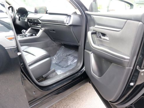 Used 2025 MAZDA CX-90 3.3 Turbo w/ Select Package AWD/4WD image 17