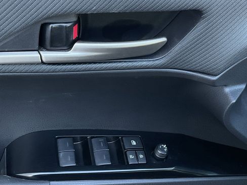 Used 2025 Toyota Camry SE image 13