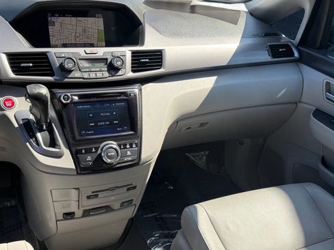 Used 2015 Honda Odyssey Touring image 8