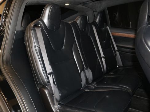 Used 2020 Tesla Model X image 91