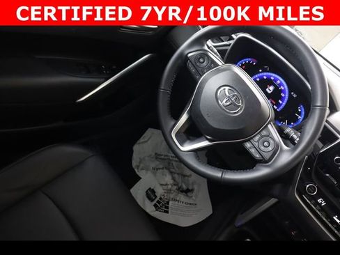 Used 2022 Toyota Corolla Cross XLE w/ Convenience Package image 19