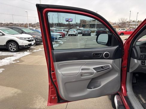 Used 2013 Toyota Tacoma 4x4 Access Cab V6 image 10