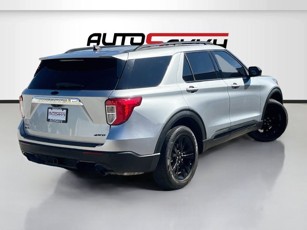 Used 2023 Ford Explorer XLT w/ Equipment Group 202A AWD/4WD image 7